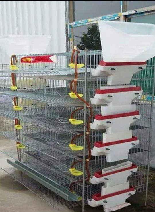 بطارية 4 أدوار مع هوبر علف جانبي