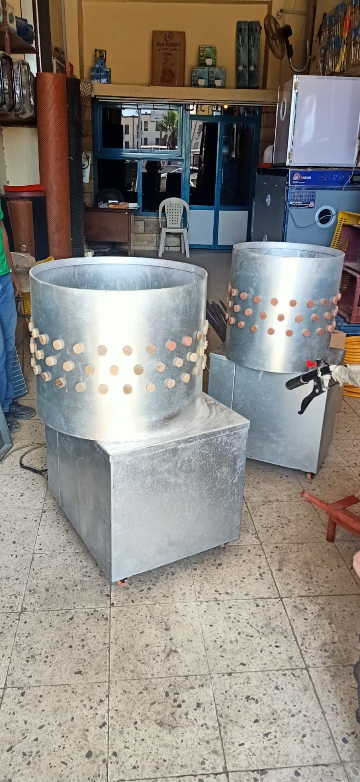 ماكينتا تنظيف دجاج بمقاسين مختلفين