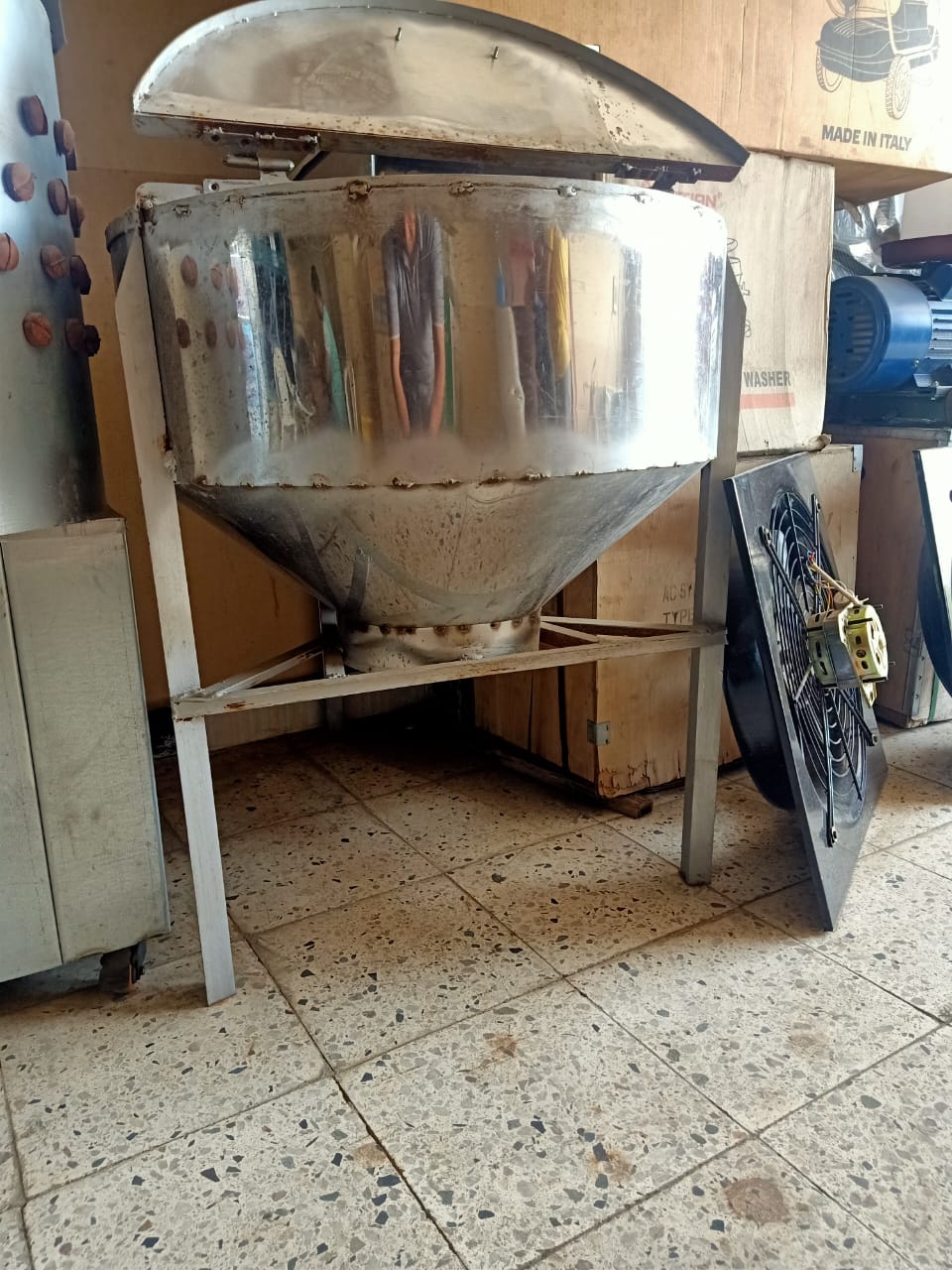 حوض ماكينة تنظيف دجاج مفتوح من زاوية أخرى