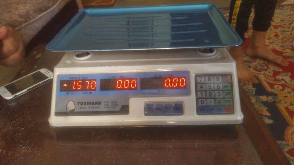 ميزان طاولة رقمي لحساب الوزن والسعر